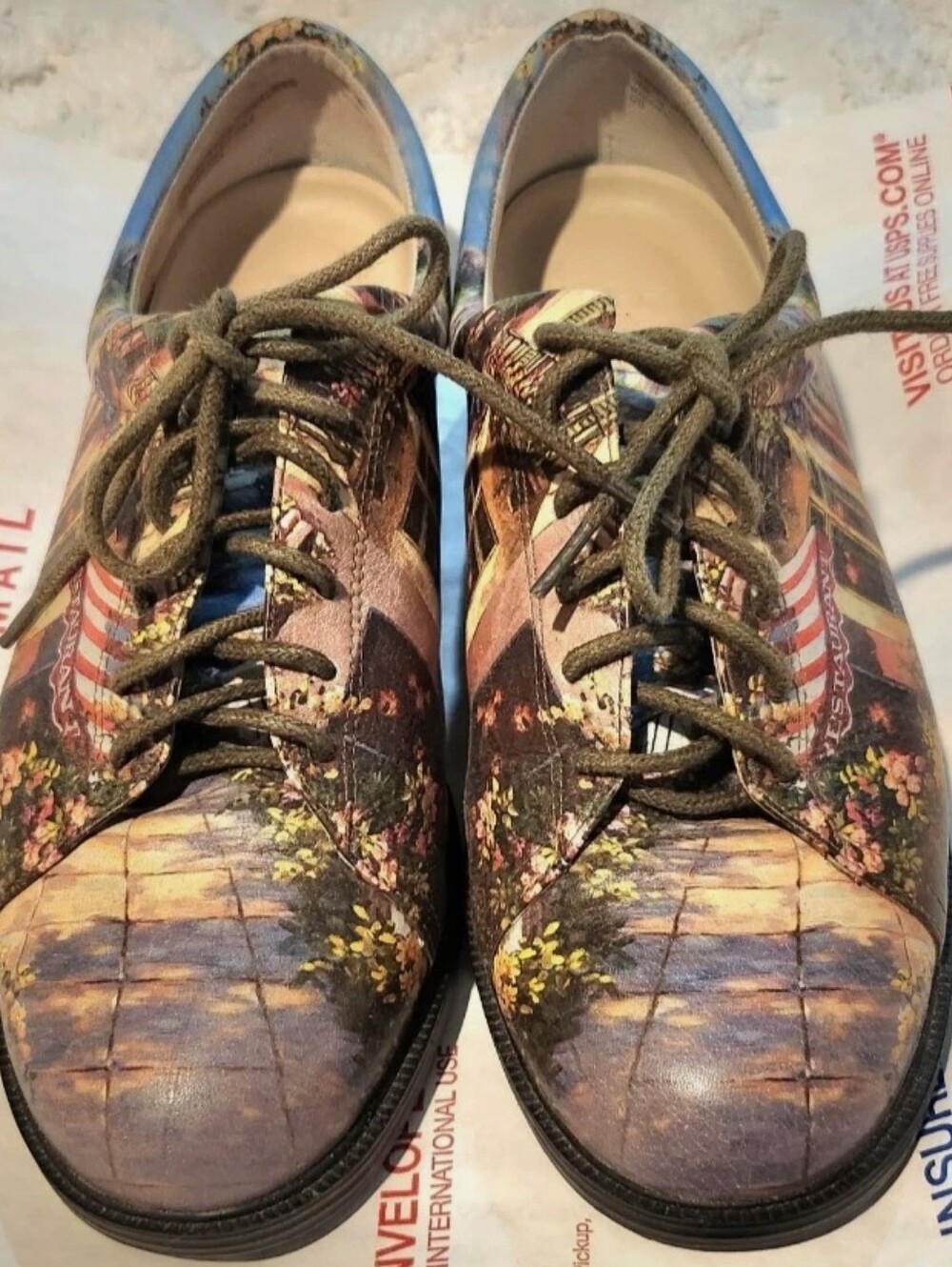 These slip-on loafers by ICON OF LOS ANGELES feature GARDEN CAFE print 9M